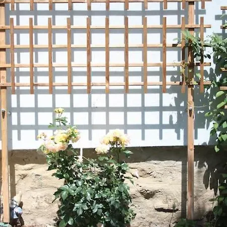 Idyllisches Haus Mit Garten Und Saunahütte In Der