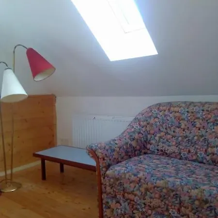 Idyllisches Haus Mit Garten Und Saunahuette In Der Aigen (Wiener Neustadt)