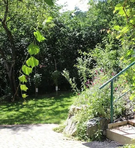 Idyllisches Haus Mit Garten Und Saunahuette In Der Lägenhet