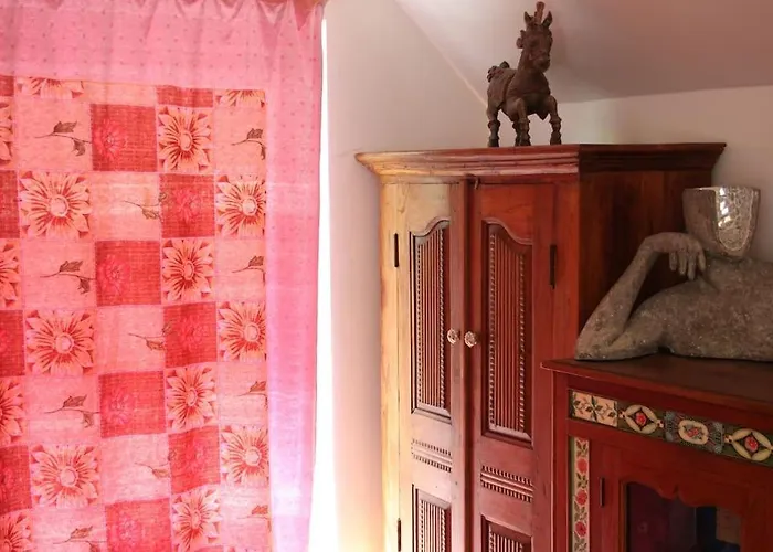 Idyllisches Haus Mit Garten Und Saunahuette In Der Aigen (Wiener Neustadt)