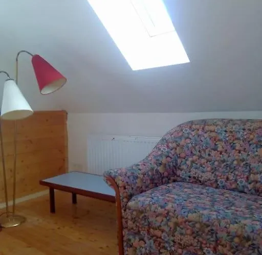 Idyllisches Haus Mit Garten Und Saunahuette In Der Aigen (Wiener Neustadt)