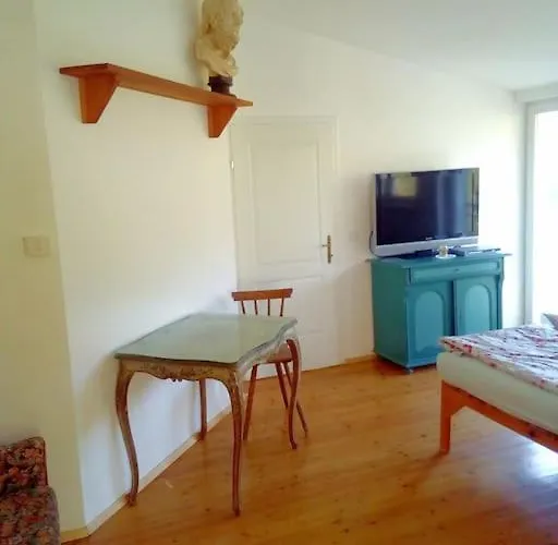 Lägenhet Idyllisches Haus Mit Garten Und Saunahuette In Der *