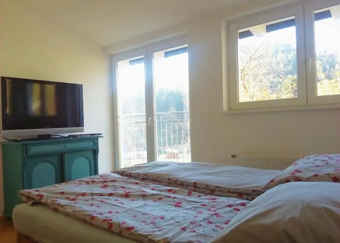 Idyllisches Haus Mit Garten Und Saunahuette In Der Lägenhet Aigen (Wiener Neustadt)