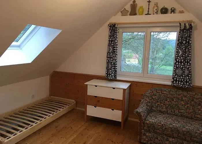 Idyllisches Haus Mit Garten Und Saunahuette In Der