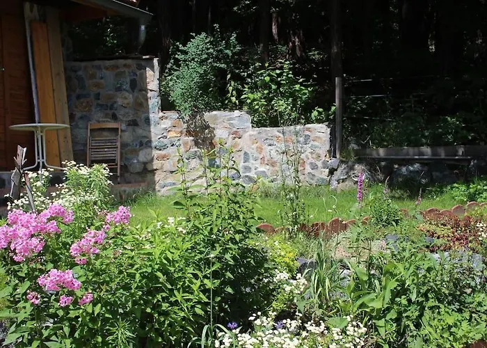 Idyllisches Haus Mit Garten Und Saunahuette In Der