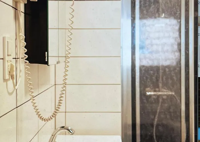 Idyllisches Haus Mit Garten Und Saunahuette In Der *